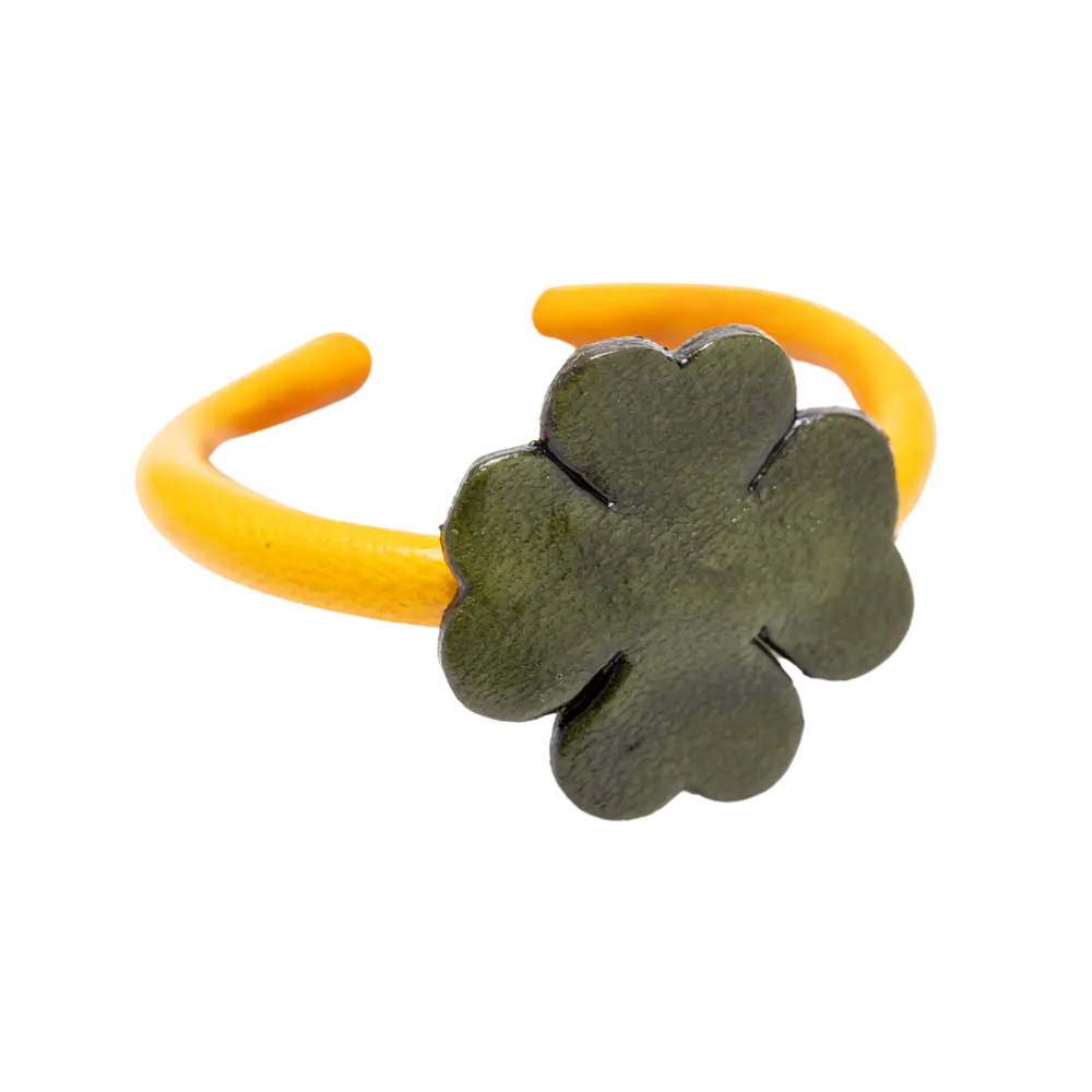 Clover Ring